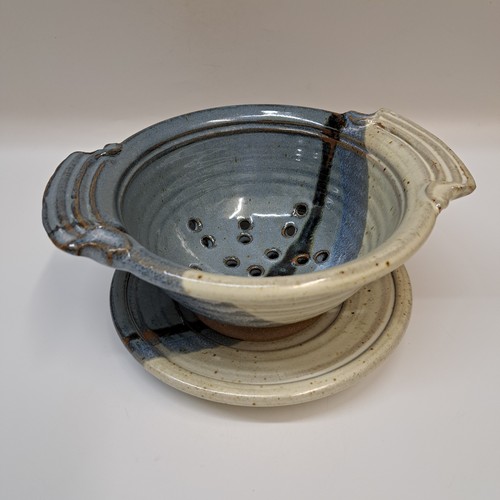 Click to view detail for #260330 Berry Bowl with Saucer $24